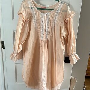 Vintage Lace-Trimmed Blouse/nightgown/dress